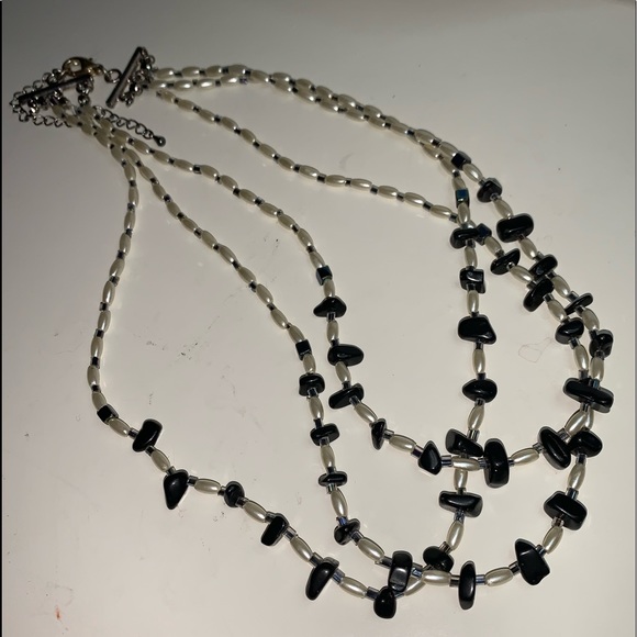 3 strands onyx and rice pearls necklace. - Picture 13 of 15